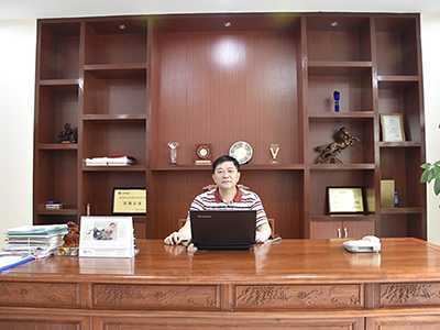 興成董事長(zhǎng)1.JPG